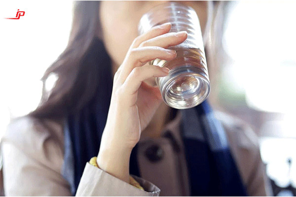 uống nước muối buổi sáng giảm cân
