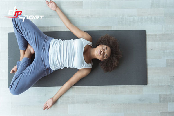 5 bài tập yoga trước khi đi ngủ và những lợi ích không ngờ
