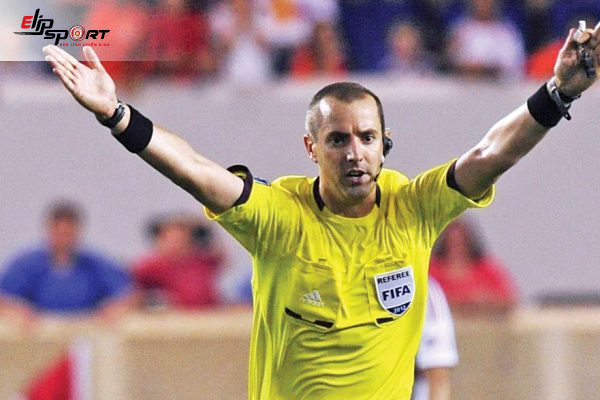 Tìm Hiểu Về Luật Trọng Tài Bóng Đá Sân 7 - 5 -11 Người
