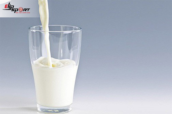 uống sữa tăng cân khi nào