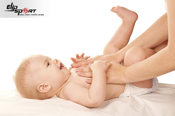 phương pháp massage cho bé sơ sinh