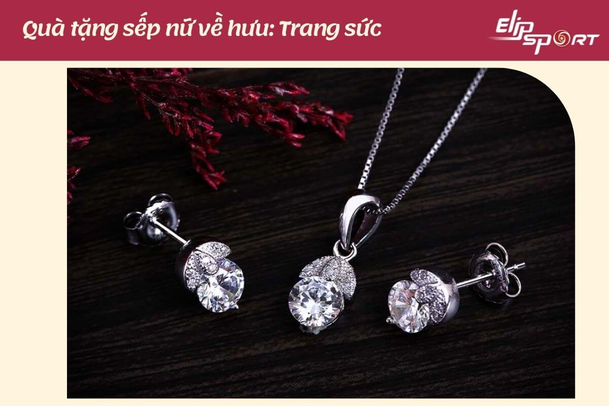 quà tặng sếp nữ về hưu