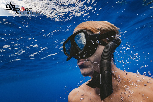 Scuba diving là gì? Snorkeling là gì? Chúng có gì khác nhau?