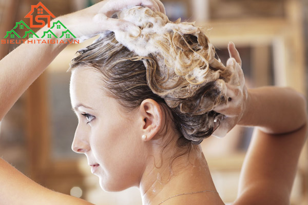 tại sao gội đầu xong vẫn có gàu