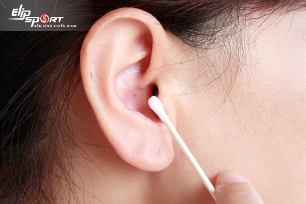 cách vệ sinh tai khi bị viêm tai giữa