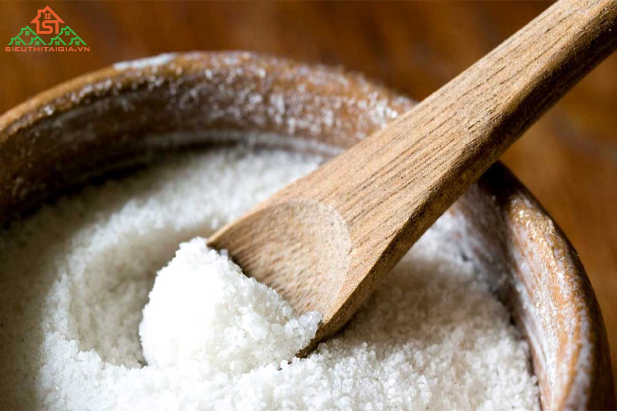 cách trị gàu bằng muối