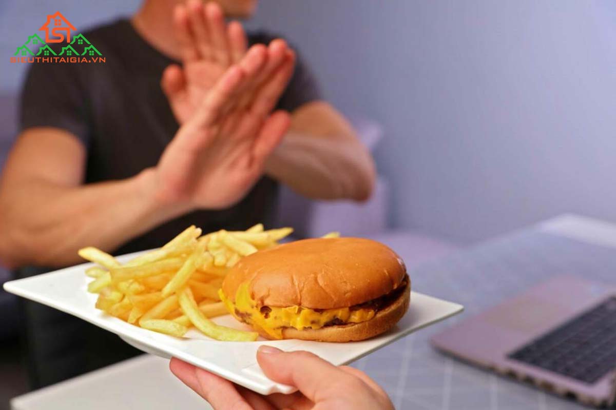 nhịn ăn có giảm cân không