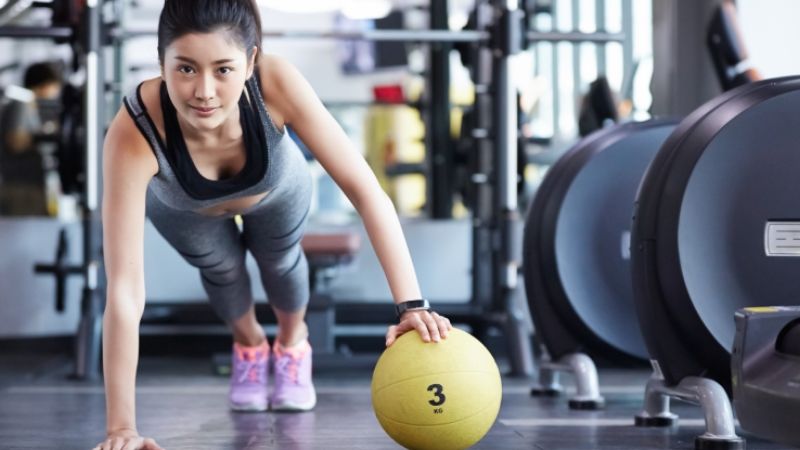 Tập gym nên hạn chế ăn bánh tráng nướng