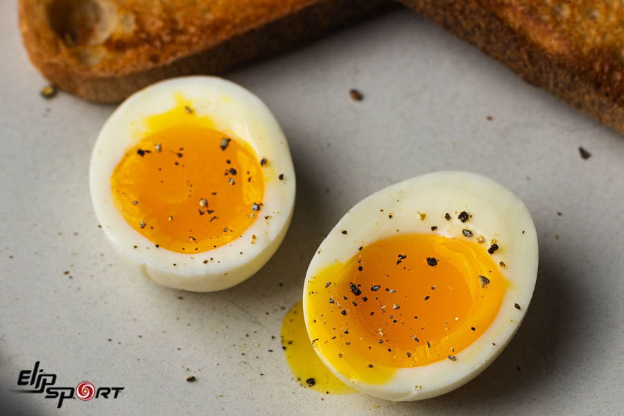 Không nên ăn trứng sống vì sẽ ảnh hưởng không tốt cho sức khỏe