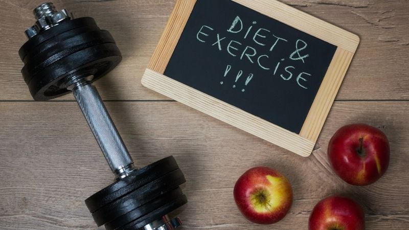 Giảm cân đòi hỏi cả chế độ ăn và tập luyện