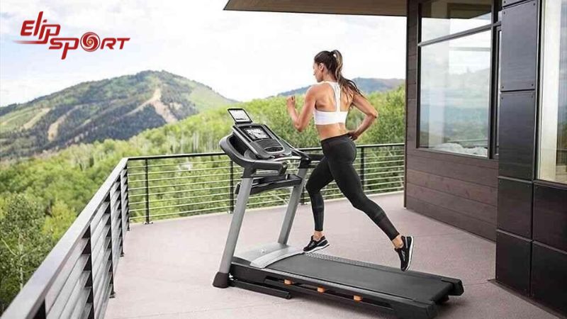 Máy chạy bộ không chỉ phổ biến tại phòng gym mà còn là lựa chọn lý tưởng cho việc luyện tập tại nhà