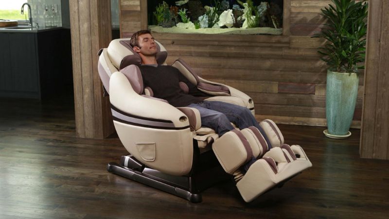 Ghế massage này được trang bị cảm biến thông minh, có khả năng phân tích và xác định vị trí của các huyệt đạo trên cơ thể