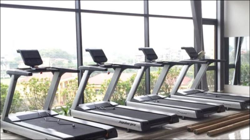 Máy chạy phòng gym là các thiết bị chuyên dụng để cung cấp các bài tập đi bộ, chạy bộ giúp giảm mỡ hiệu quả