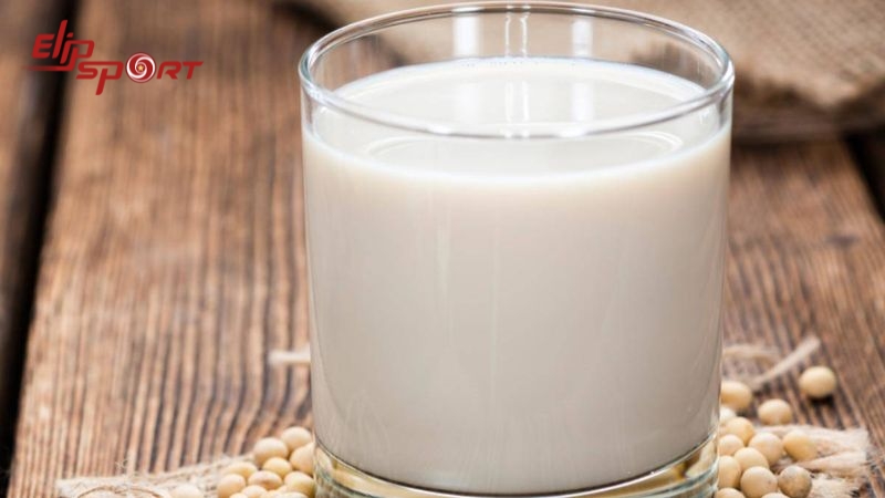 Nên uống vào buổi sáng