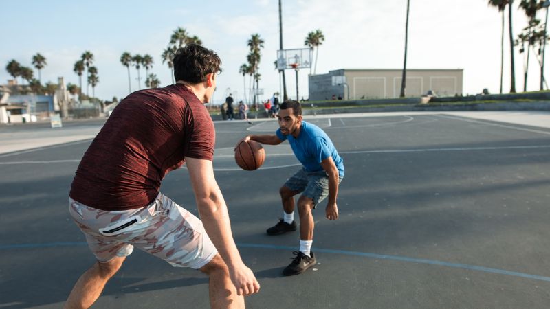 Tập luyện kỹ năng chơi bóng rổ rê bóng