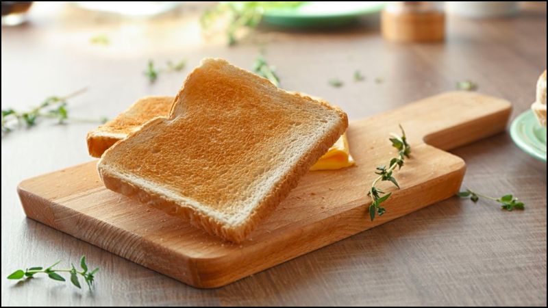 Việc ăn quá mức và không kiểm soát bánh mì sandwich kinh đô có thể tăng nguy cơ tăng cân
