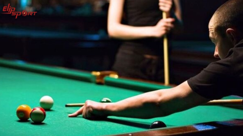 Đây là một dạng chơi Billiards kết hợp với bộ bài tây gồm 52 lá