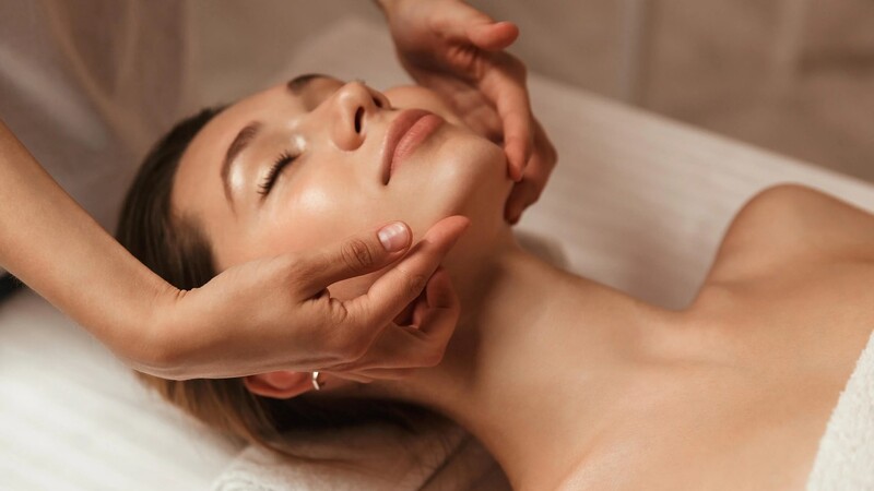 Cần làm sạch da trước khi massage