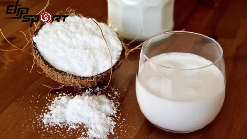 Nước cốt dừa được chiết xuất từ phần cơm của trái dừa