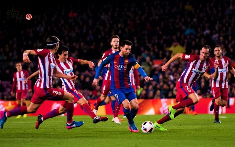 Với Messi, việc lừa bóng qua 4 hoặc 5 cầu thủ không phải là điều quá khó khăn