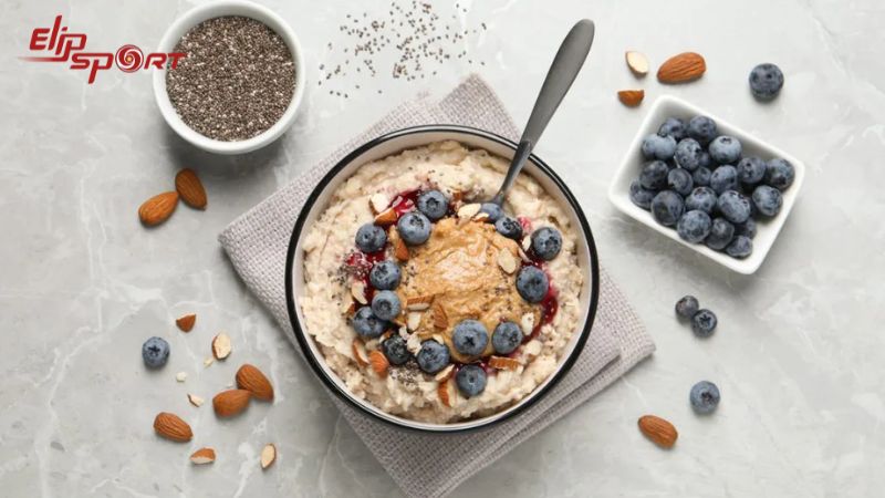 Ăn yến mạch vào buổi sáng giúp cung cấp năng lượng và cải thiện tinh thần hiệu quả