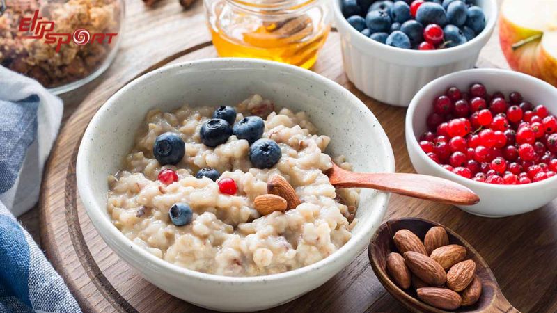 Có thể ăn yến mạch vào bất kỳ thời điểm nào trong ngày