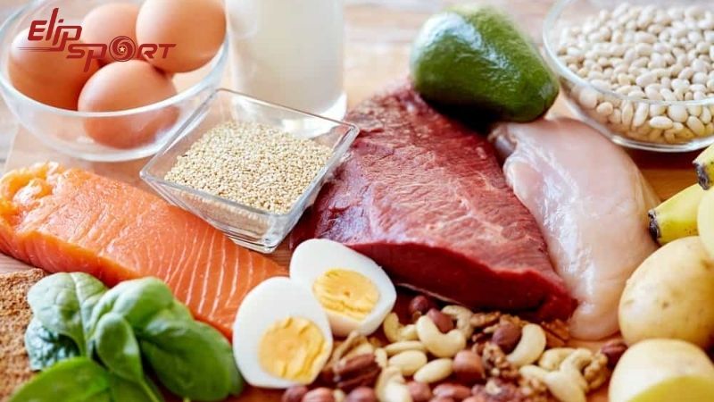 Bạn cần tăng lượng protein và giảm lượng carbohydrate nạp vào cơ thể