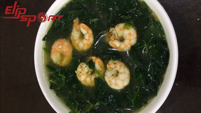 Món canh tôm rau ngót này không chỉ cung cấp đầy đủ chất dinh dưỡng mà còn hỗ trợ quá trình tiêu hóa