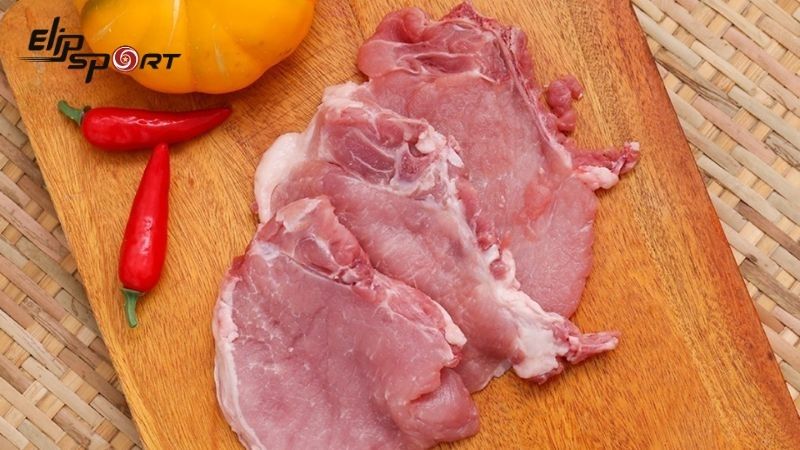 100g thịt cốt lết chứa khoảng 108 calo