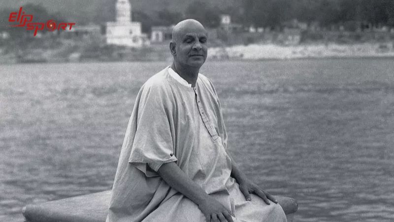 Triết gia Swami Sivananda góp phần quảng bá Hatha Yoga thông qua nhưng tác phẩm của mình 