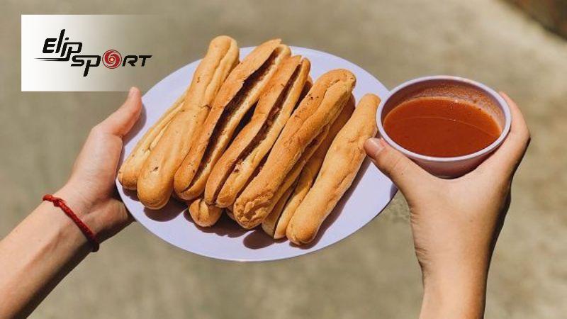 Bánh mì que, mặc dù có kích thước nhỏ và thường được xem là một món ăn nhẹ