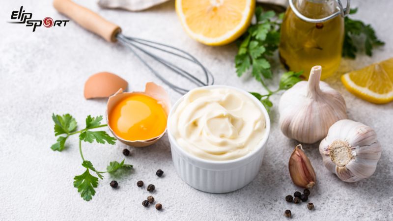 Mayonnaise chứa nhiều thành phần dinh dưỡng khác nhau