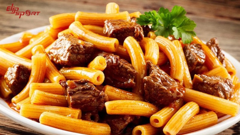 Trong 100g nui xào có chứa khoảng 346 calo