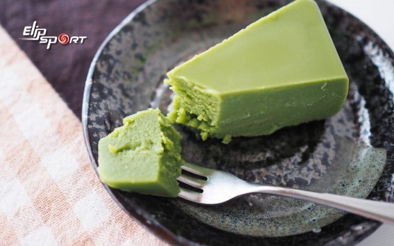 Bánh Matcha có màu xanh đặc trưng của lá trà xanh