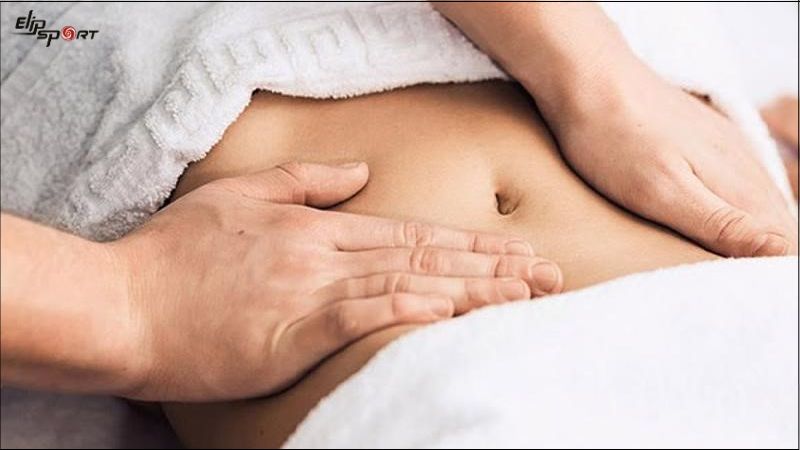 Massage sau sinh có thể giúp giảm đau và thúc đẩy quá trình tử cung trở lại kích thước ban đầu​