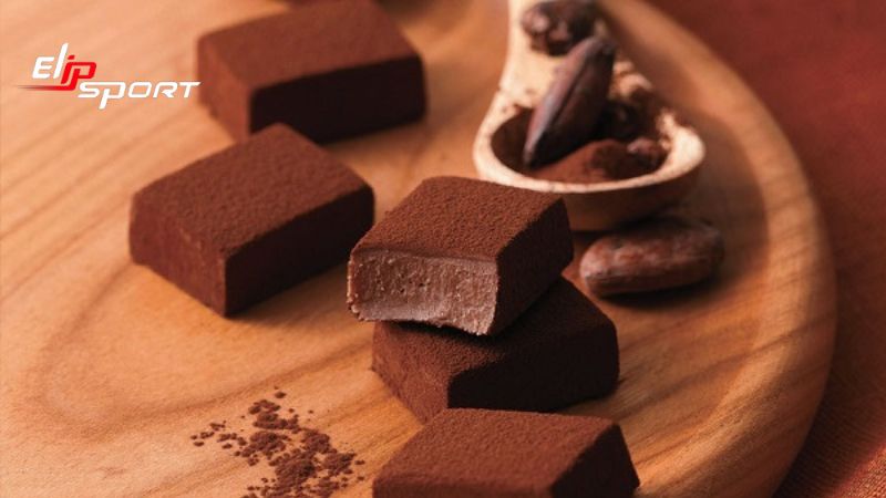 Món bánh này là một lựa chọn tuyệt vời cho những người yêu thích chocolate