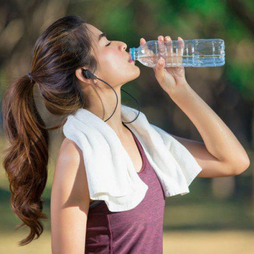 Nước lọc tinh khiết có thể thay thế nước tinh khiết khi tập gym không?
