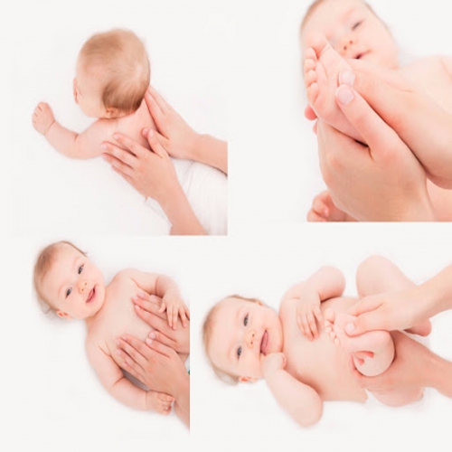 Cách massage chân, lưng, đầu cho trẻ sơ sinh