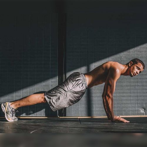Bài tập plank 30 ngày cho nam giúp có cơ bụng 6 múi