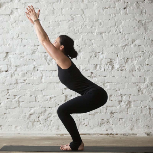 Có những tư thế yoga nào giúp nâng mông hiệu quả?
