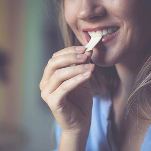 Giải đáp thắc mắc: Nhai kẹo cao su nhiều có tốt không?