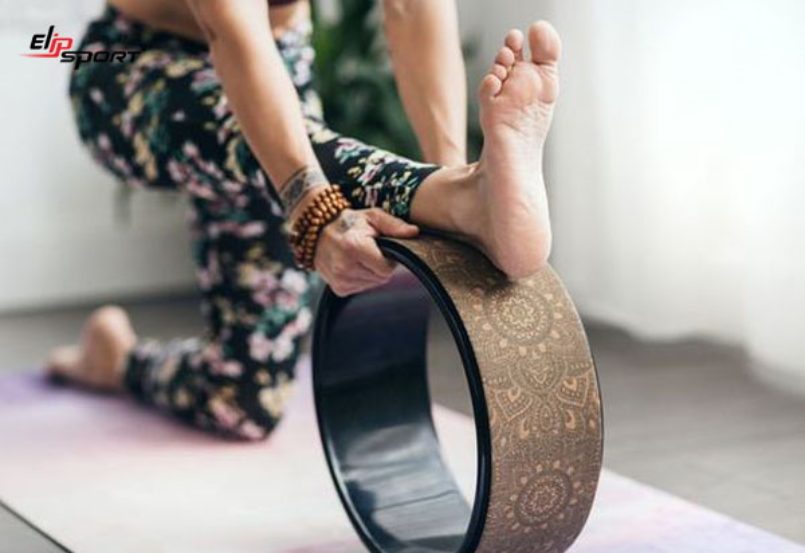 hướng dẫn tập yoga với vòng